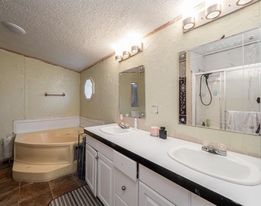 8591 W Ridge Drive - Photo Thumbnail 14