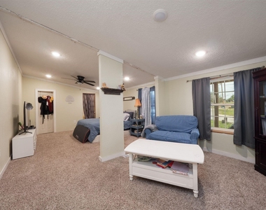 8591 W Ridge Drive - Photo Thumbnail 12