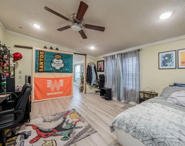 8591 W Ridge Drive - Photo Thumbnail 10