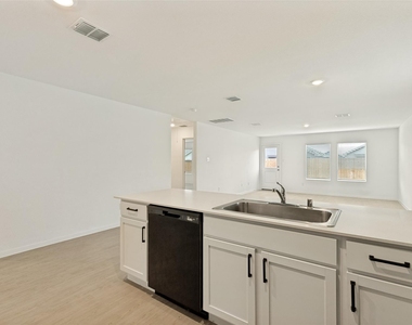 621 Holleman Drive - Photo Thumbnail 10