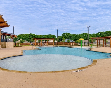621 Holleman Drive - Photo Thumbnail 25