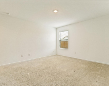 621 Holleman Drive - Photo Thumbnail 21
