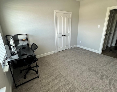 1109 Costa Vista Trail - Photo Thumbnail 7