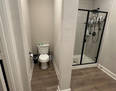 1109 Costa Vista Trail - Photo Thumbnail 10