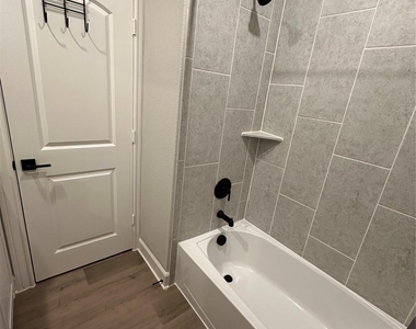 1109 Costa Vista Trail - Photo Thumbnail 15