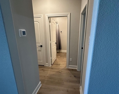 1109 Costa Vista Trail - Photo Thumbnail 16