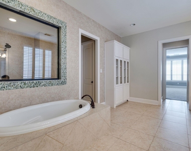 5000 Dickens Lane - Photo Thumbnail 22