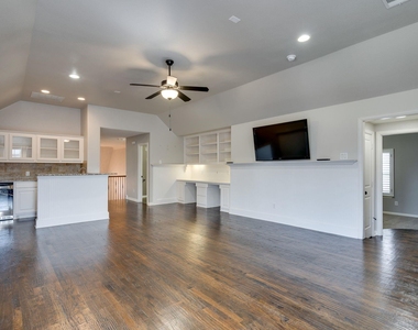 5000 Dickens Lane - Photo Thumbnail 26