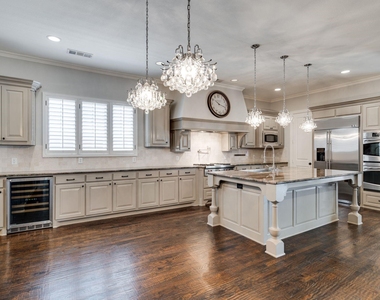 5000 Dickens Lane - Photo Thumbnail 8
