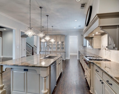 5000 Dickens Lane - Photo Thumbnail 12