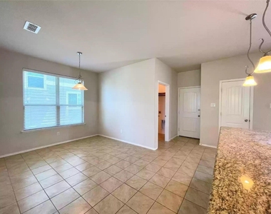 712 Whitemarsh Drive - Photo Thumbnail 6