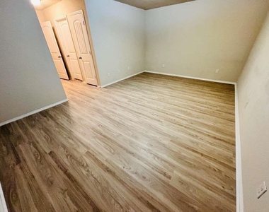 712 Whitemarsh Drive - Photo Thumbnail 5