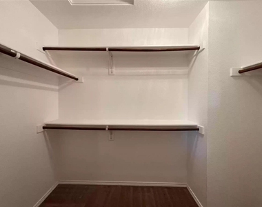 712 Whitemarsh Drive - Photo Thumbnail 11