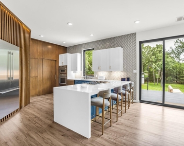 2856 Peninsula Drive - Photo Thumbnail 14