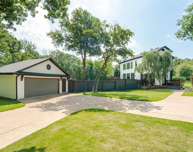 2856 Peninsula Drive - Photo Thumbnail 2
