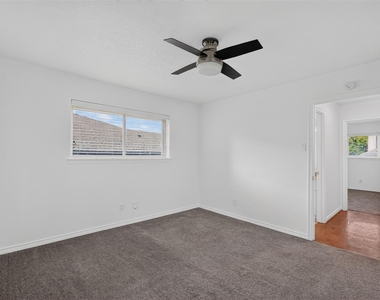 10526 Ravenscroft Drive - Photo Thumbnail 15