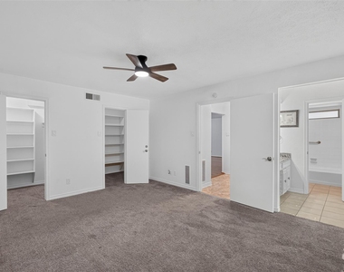 10526 Ravenscroft Drive - Photo Thumbnail 11