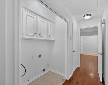 10526 Ravenscroft Drive - Photo Thumbnail 16