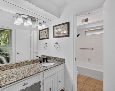10526 Ravenscroft Drive - Photo Thumbnail 13