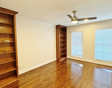 4153 Hyer Street - Photo Thumbnail 2