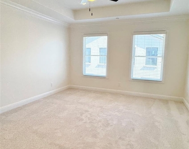 4153 Hyer Street - Photo Thumbnail 9