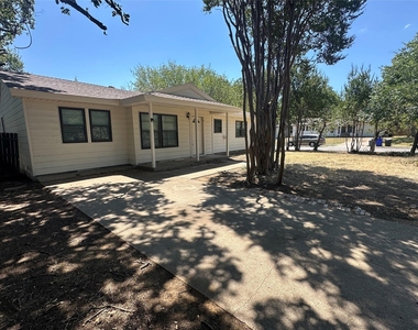 1000 Harris Drive - Photo Thumbnail 2