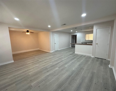 1000 Harris Drive - Photo Thumbnail 3