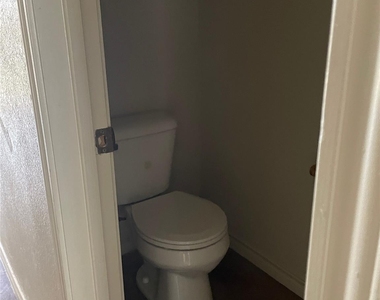 2423 Church St Street - Photo Thumbnail 8