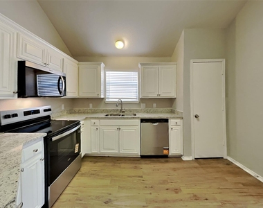 4541 Grainland Court - Photo Thumbnail 4
