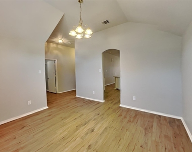 4541 Grainland Court - Photo Thumbnail 6