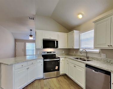 4541 Grainland Court - Photo Thumbnail 3