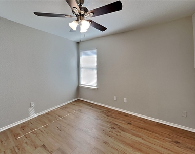 4541 Grainland Court - Photo Thumbnail 13