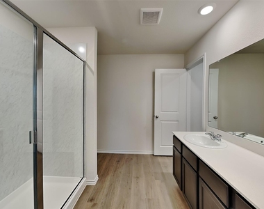 1511 Aleia Cove - Photo Thumbnail 7