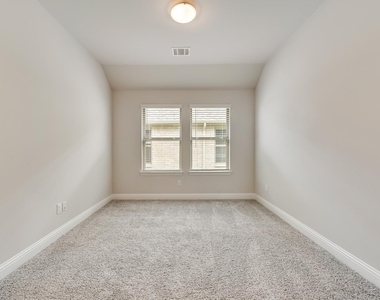 3504 Lillian Court - Photo Thumbnail 11
