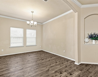 11620 Aquilla Drive - Photo Thumbnail 2