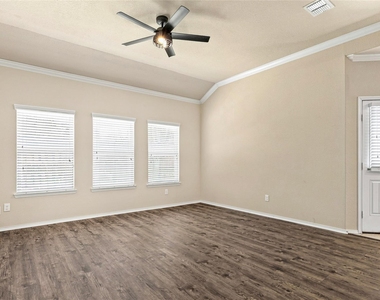 11620 Aquilla Drive - Photo Thumbnail 3