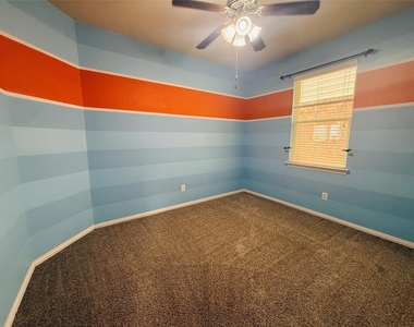14629 Crystal Lake Drive - Photo Thumbnail 7