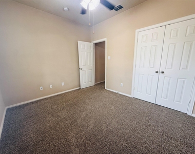14629 Crystal Lake Drive - Photo Thumbnail 4