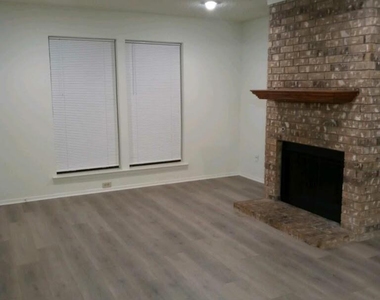 7530 Kings Ridge Road - Photo Thumbnail 1