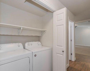 413 Oxford Drive - Photo Thumbnail 7