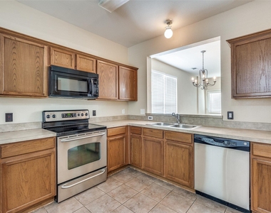 10721 Traymore Drive - Photo Thumbnail 10