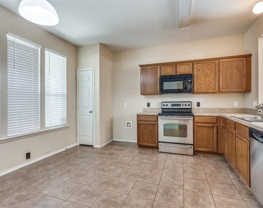 10721 Traymore Drive - Photo Thumbnail 8