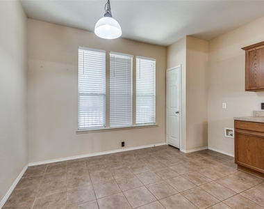 10721 Traymore Drive - Photo Thumbnail 7