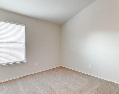 1280 Kielder Circle - Photo Thumbnail 10