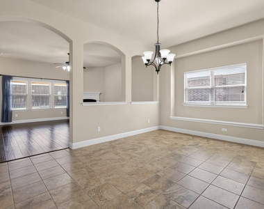 660 Sharpley Drive - Photo Thumbnail 5