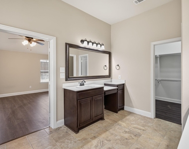 660 Sharpley Drive - Photo Thumbnail 20