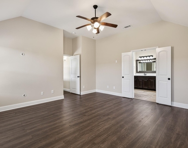 660 Sharpley Drive - Photo Thumbnail 8