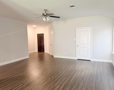 6423 Graceland Drive - Photo Thumbnail 2