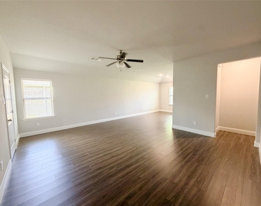 6423 Graceland Drive - Photo Thumbnail 3