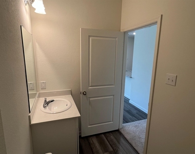 752 Richmond Drive - Photo Thumbnail 22